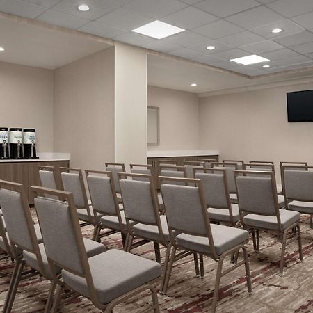Hilton Garden Inn Philadelphia-Форт-Вашингтон Экстерьер фото