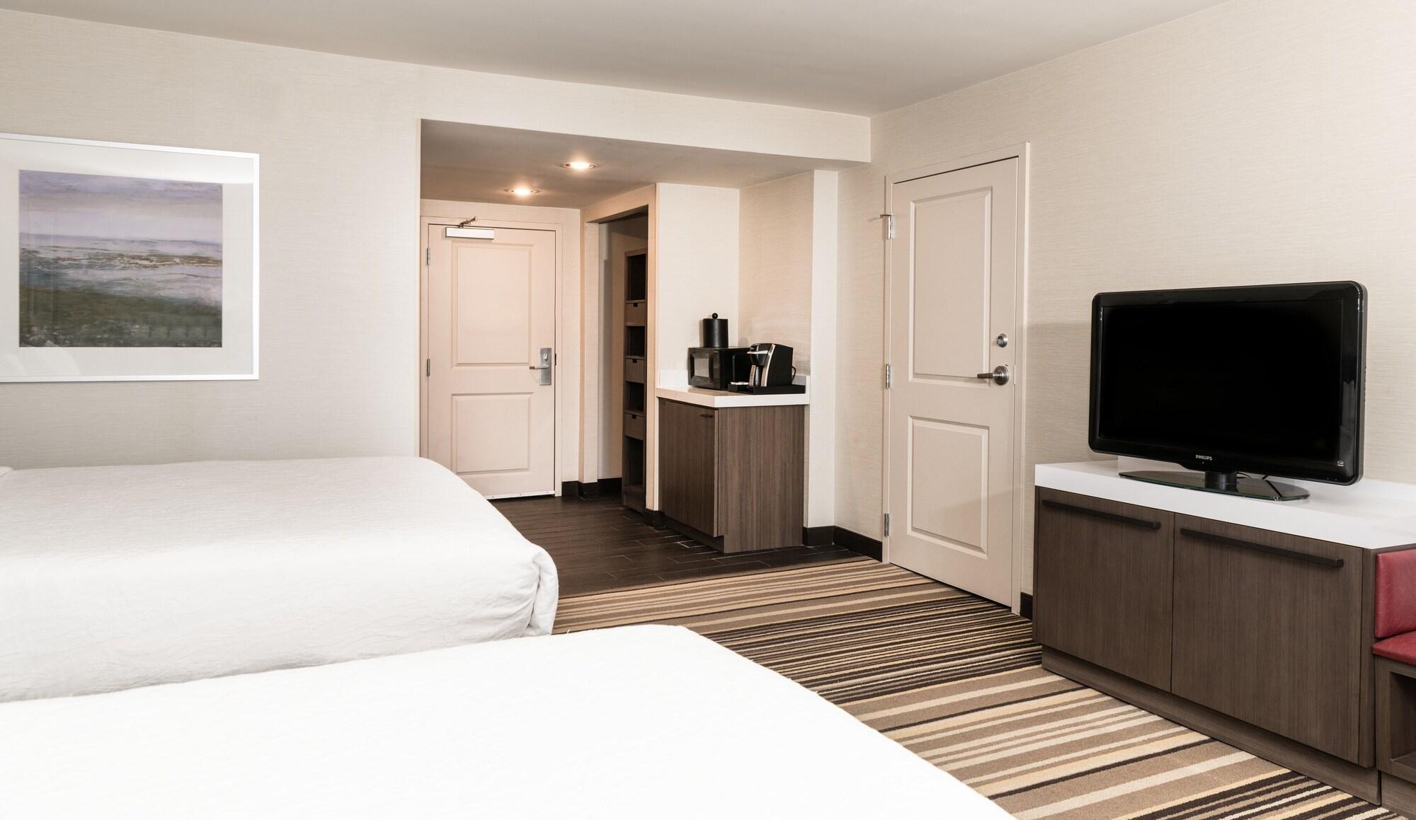 Hilton Garden Inn Philadelphia-Форт-Вашингтон Экстерьер фото