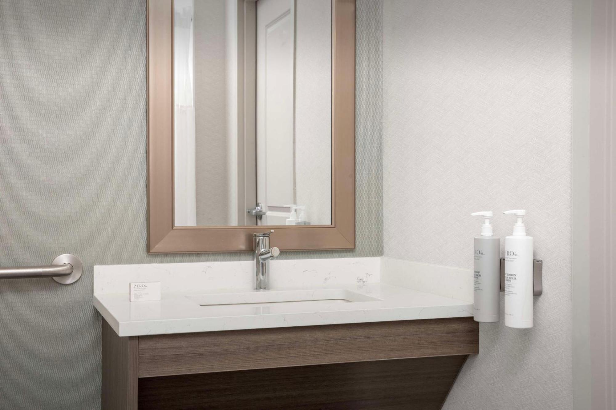 Hilton Garden Inn Philadelphia-Форт-Вашингтон Экстерьер фото